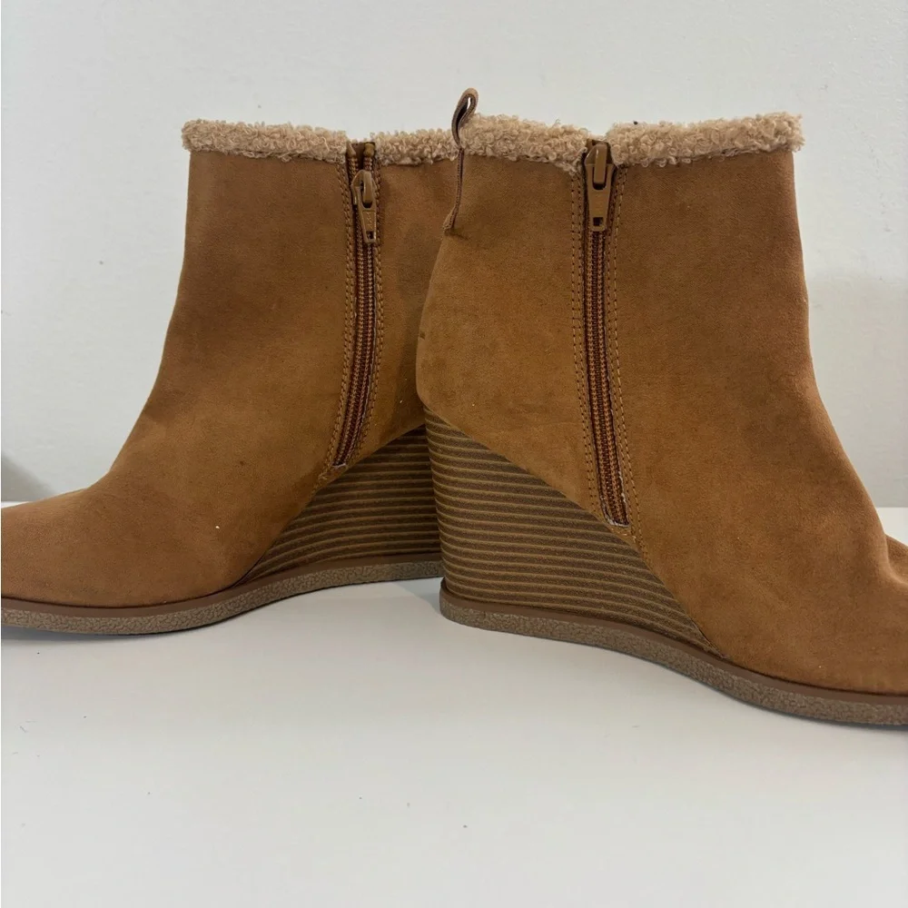 Sun + Stone Women 7.5 Camilla Wedged Faux Suede Ankle Boot Shoe Casual Tan
